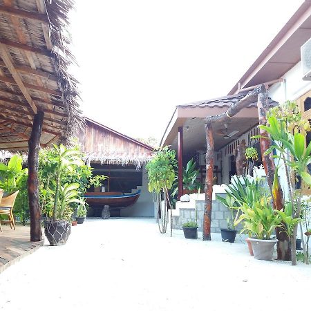 Alvi Star Inn Thulhaadhoo Eksteriør bilde