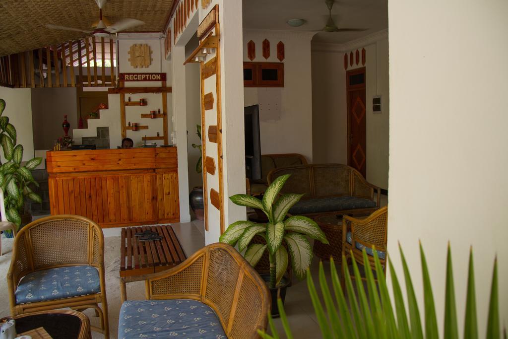 Alvi Star Inn Thulhaadhoo Eksteriør bilde