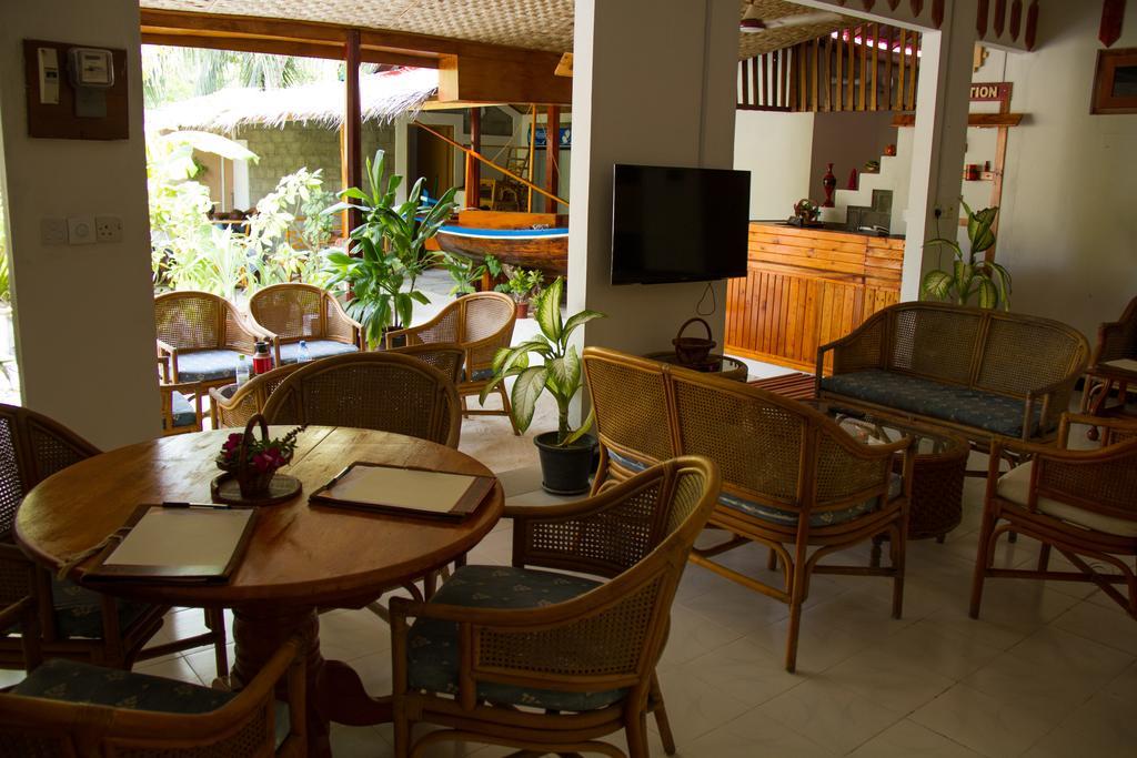 Alvi Star Inn Thulhaadhoo Eksteriør bilde
