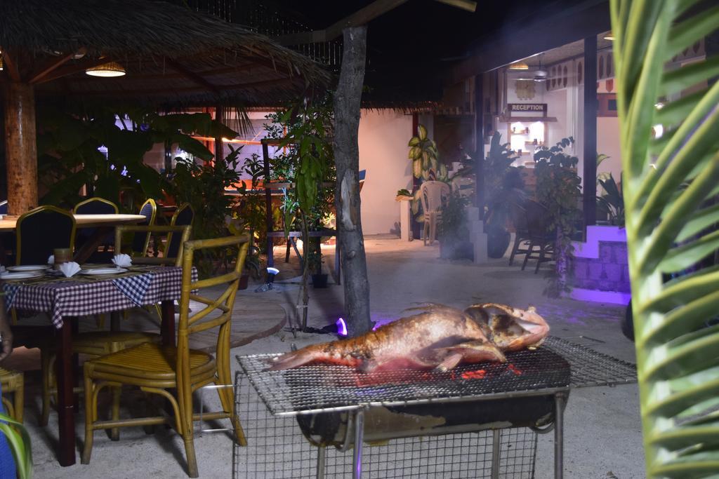 Alvi Star Inn Thulhaadhoo Eksteriør bilde