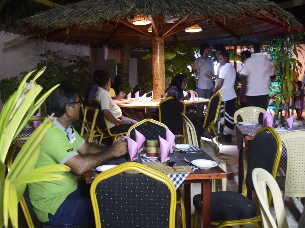 Alvi Star Inn Thulhaadhoo Eksteriør bilde