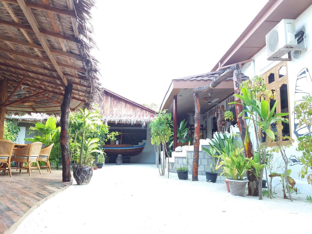 Alvi Star Inn Thulhaadhoo Eksteriør bilde